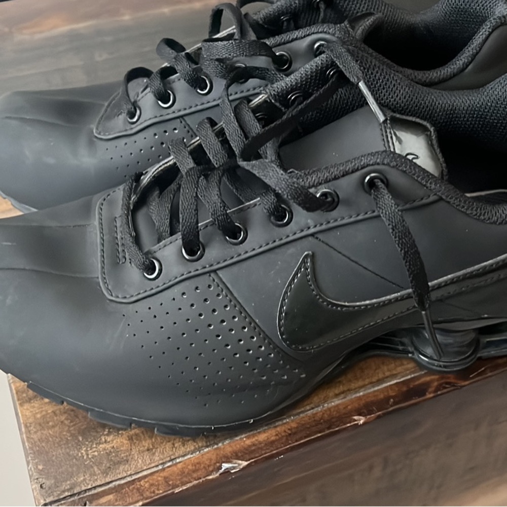 Excellent condition all black Nike shox